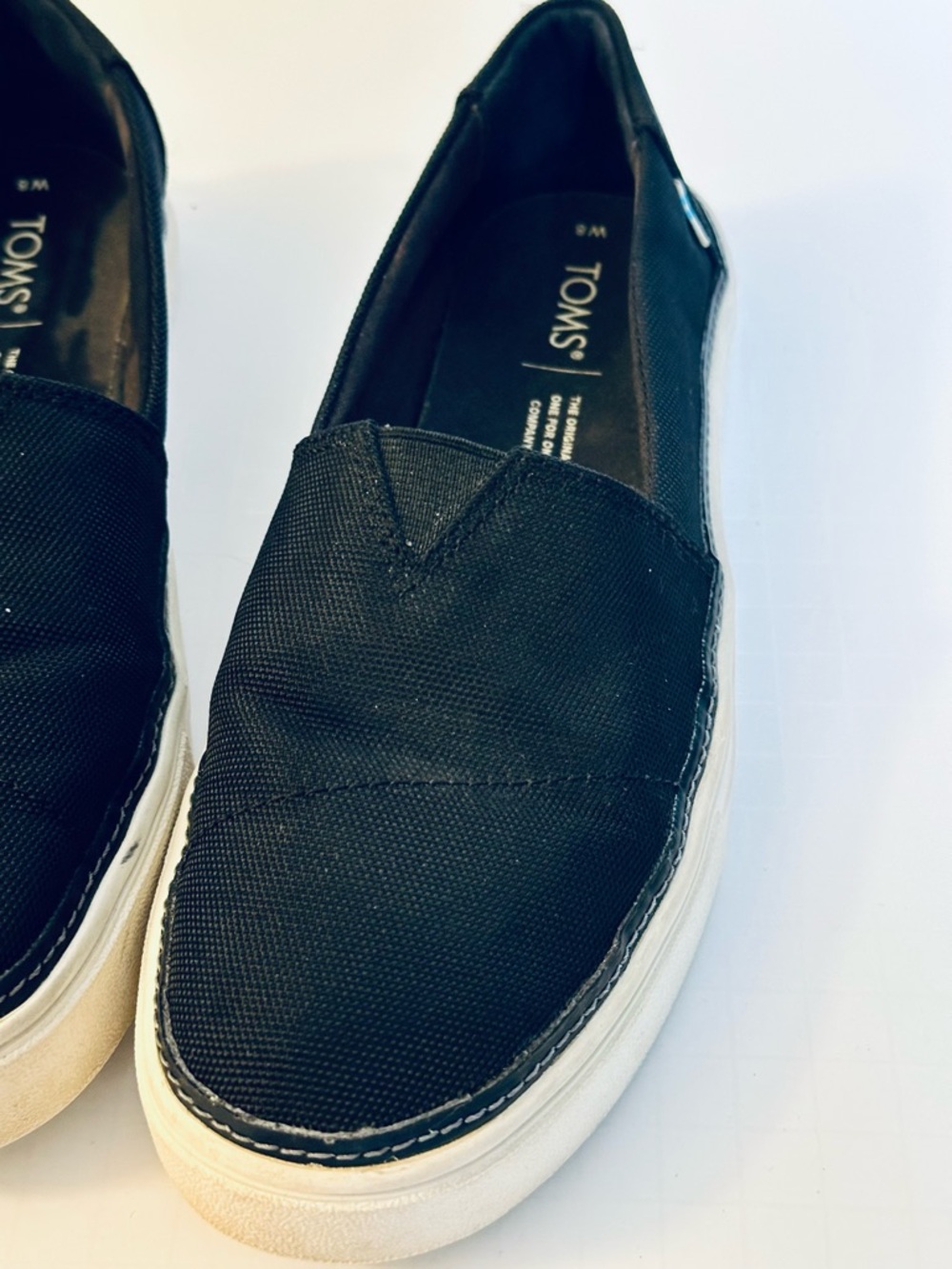 TOMS Black Slip Ons Size 8 Wide | Comfy Minimal Everyday Shoe - Picture 6 of 11